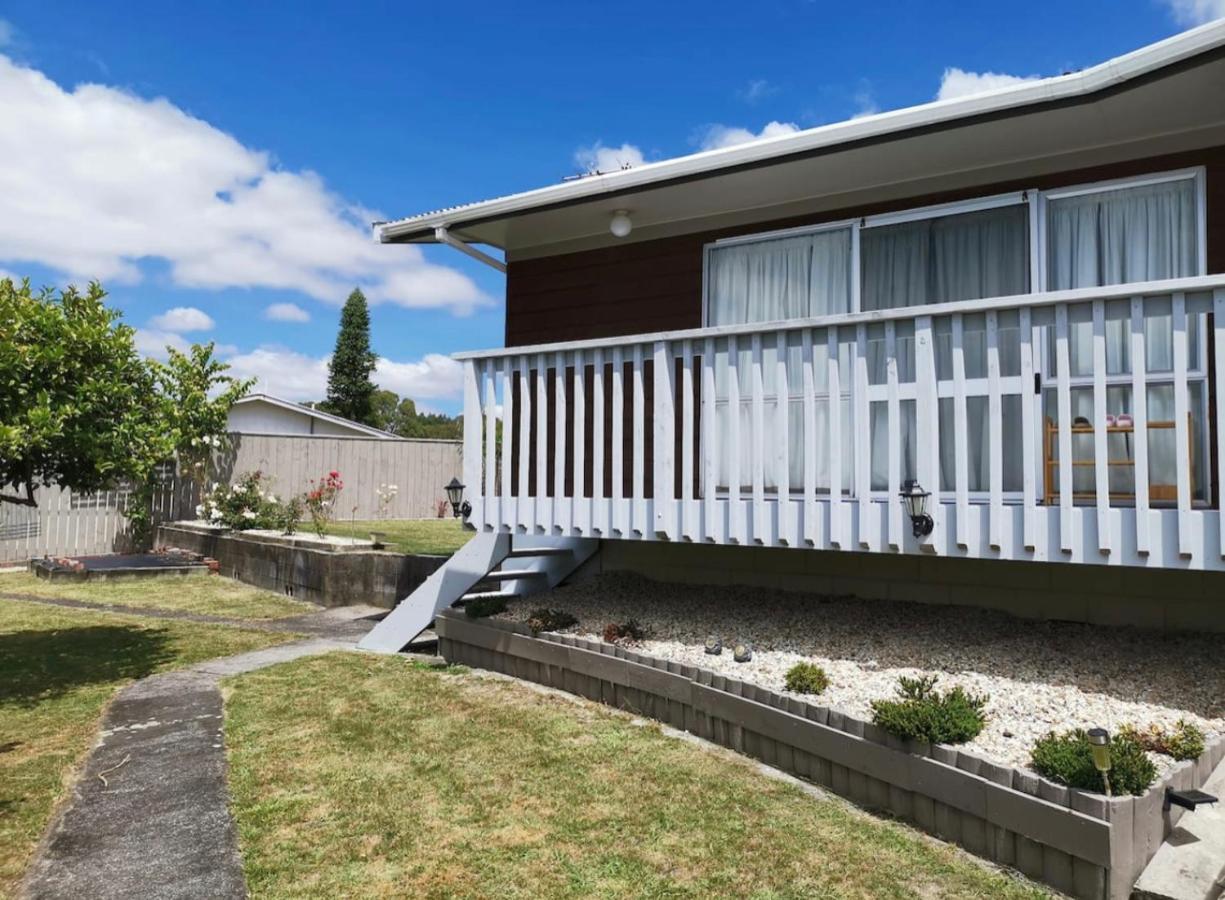 Spacious Utuhina Holiday House Rotorua Extérieur photo